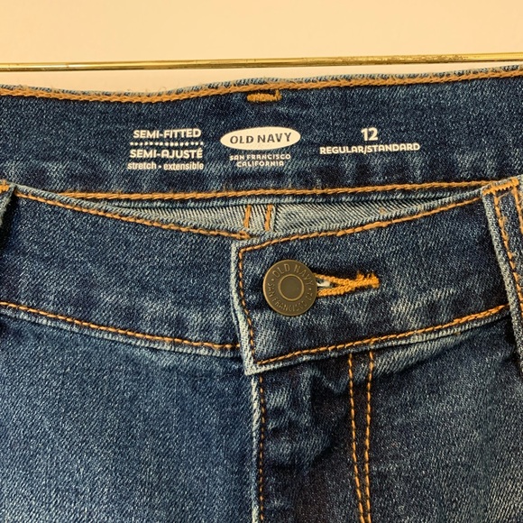 Old Navy 3.5” Jean Shorts - Picture 2 of 4